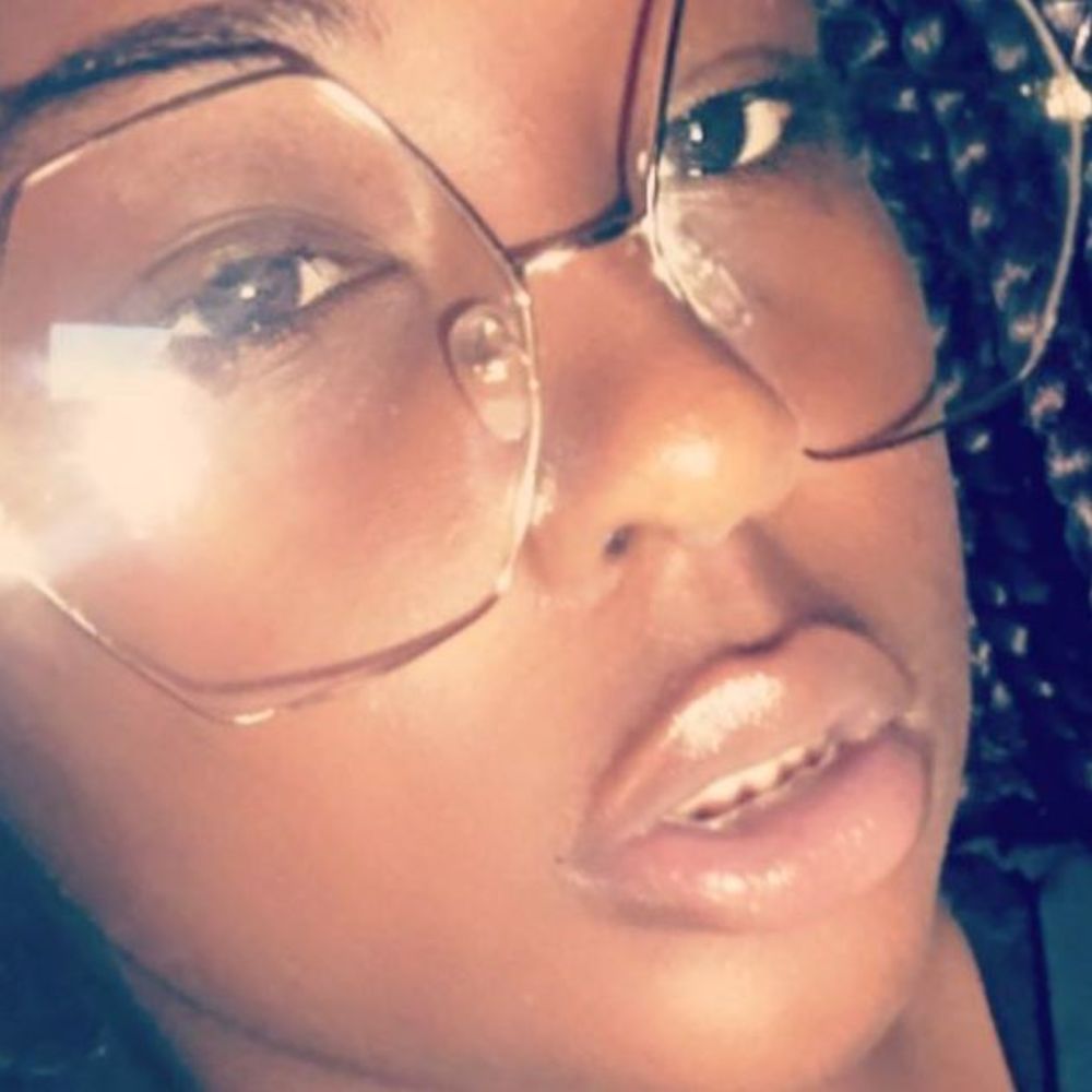 Meet your Posher, Nadia